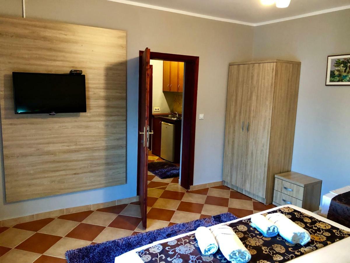 Apartments Tati Улцинь Экстерьер фото